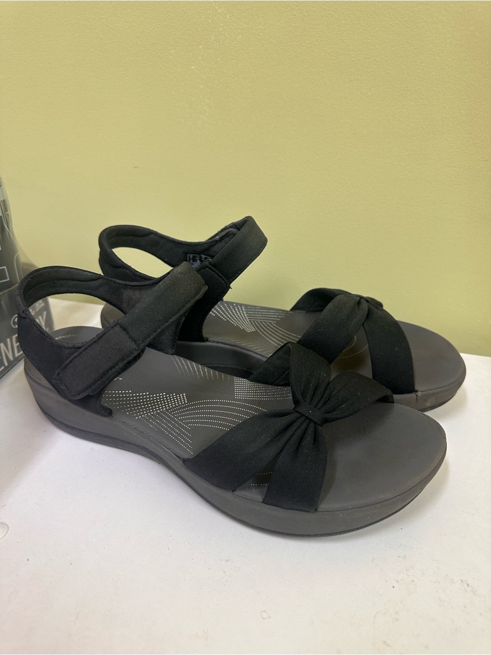 Clark's Women's Ankle Strap Athletic Sandals - size 9.5 WIDE
